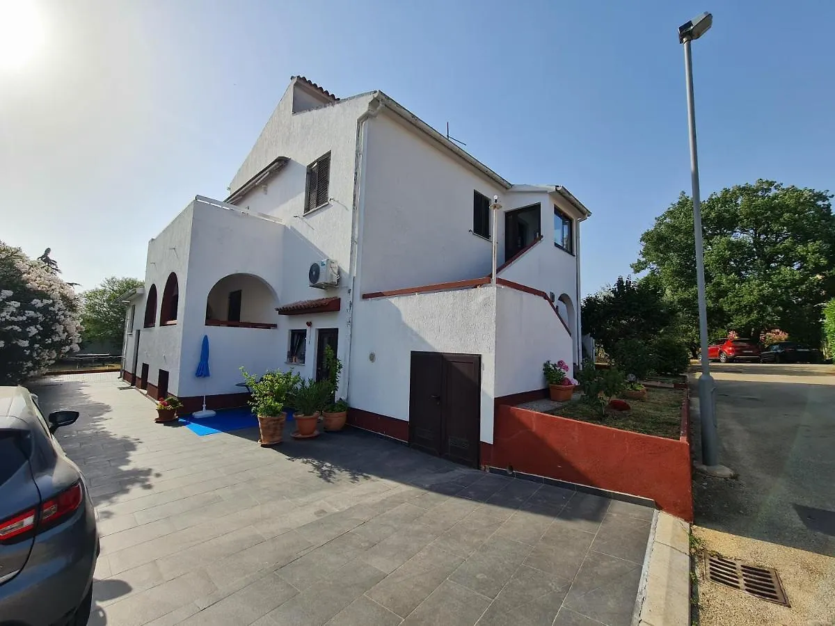 Apartments Gianna PUY